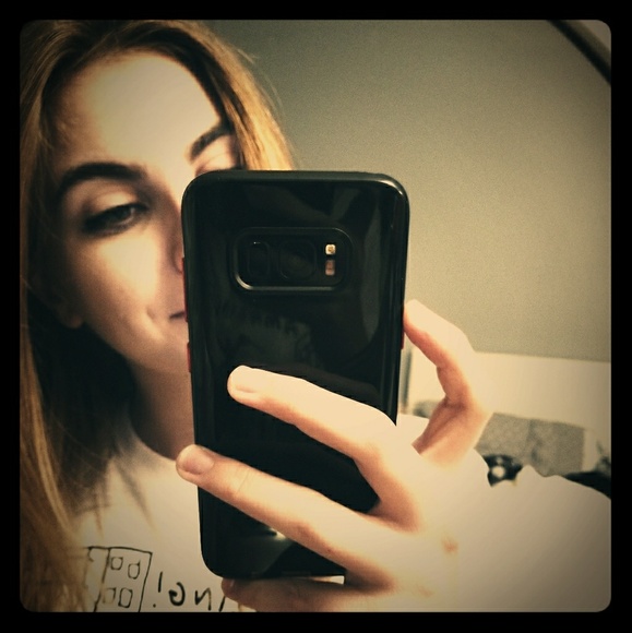 Meet your Posher, Vanessa - Picture 1 of 1